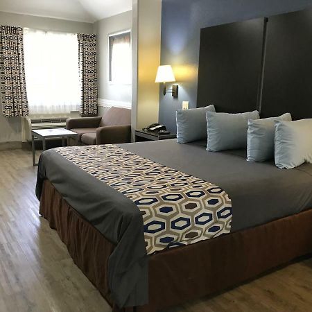 Camelot Inn And Suites Aldine Dış mekan fotoğraf