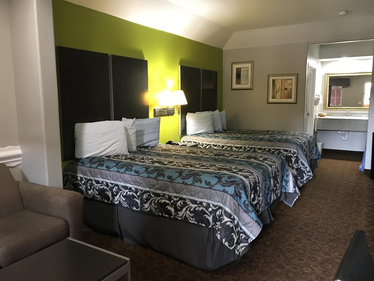 Camelot Inn And Suites Aldine Dış mekan fotoğraf