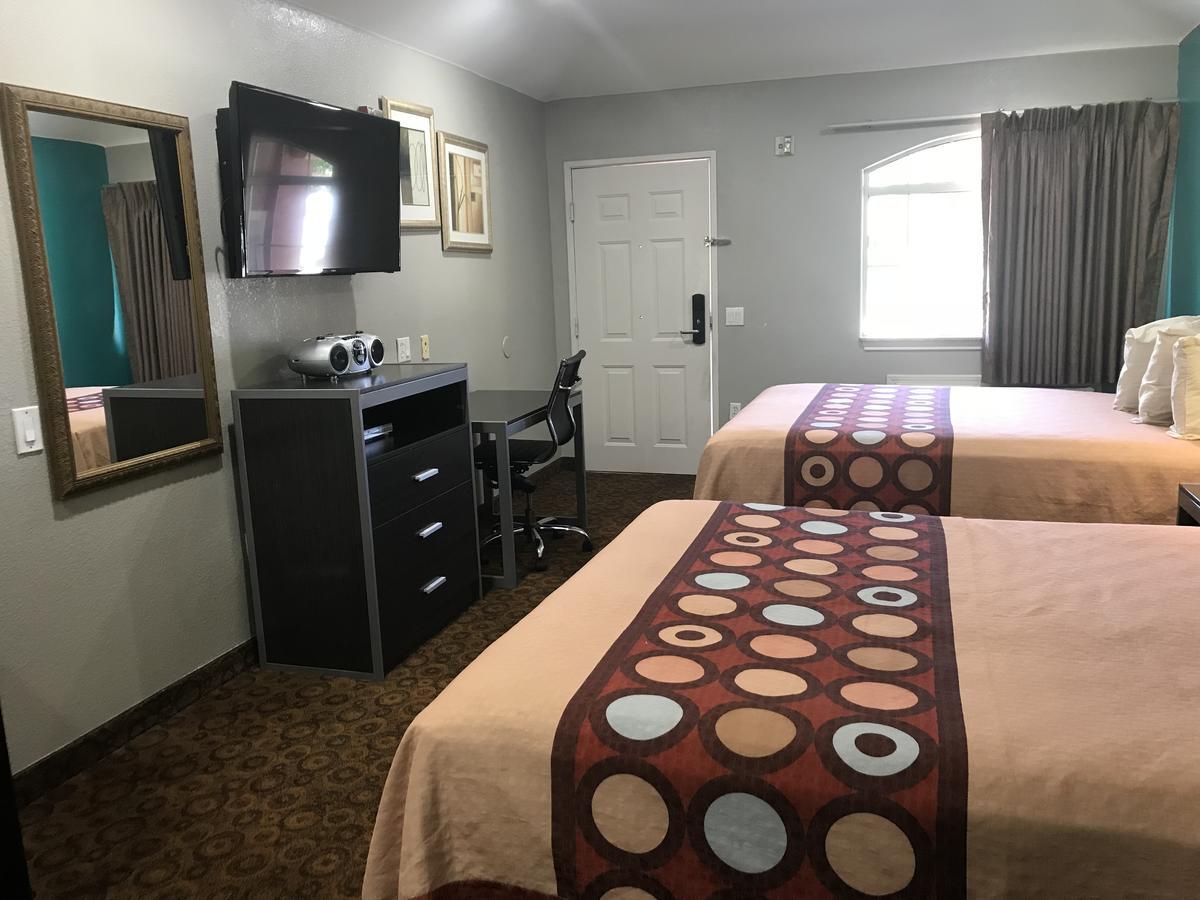Camelot Inn And Suites Aldine Dış mekan fotoğraf