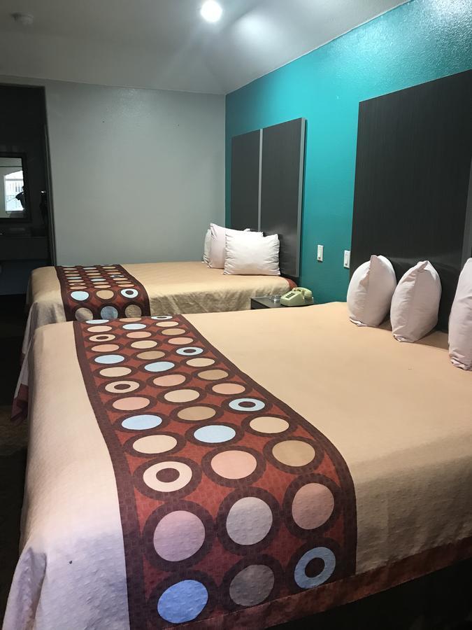 Camelot Inn And Suites Aldine Dış mekan fotoğraf