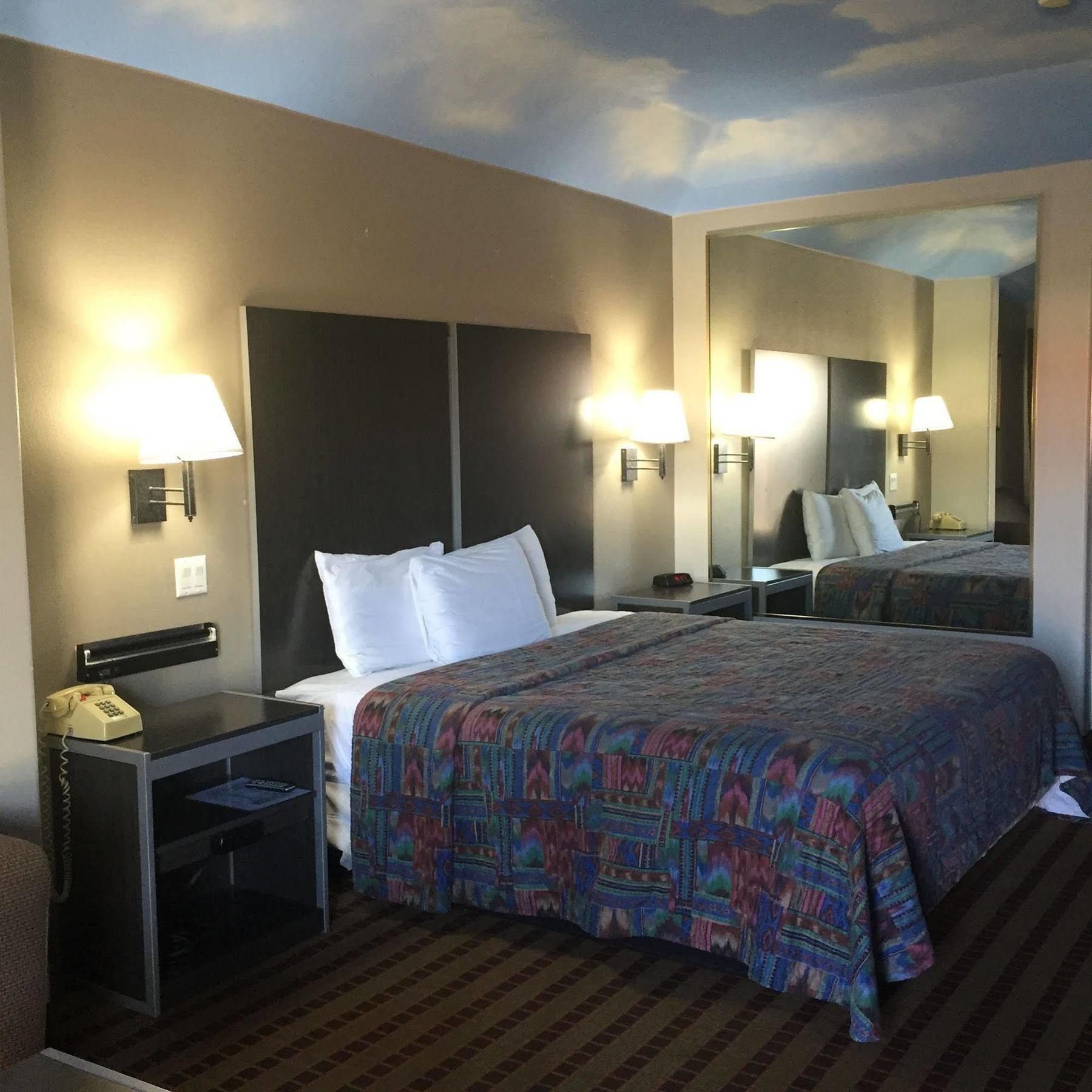 Camelot Inn And Suites Aldine Dış mekan fotoğraf