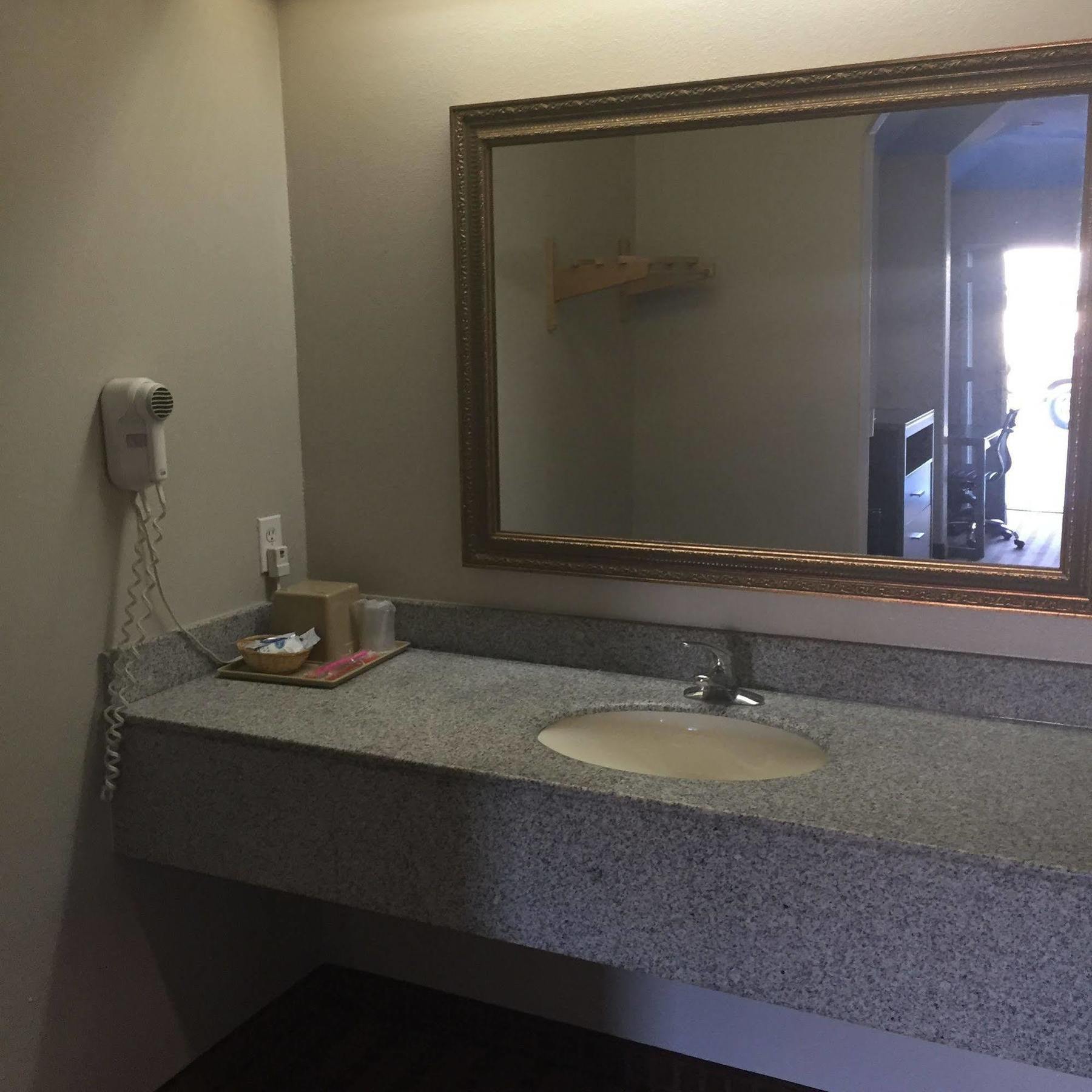 Camelot Inn And Suites Aldine Dış mekan fotoğraf