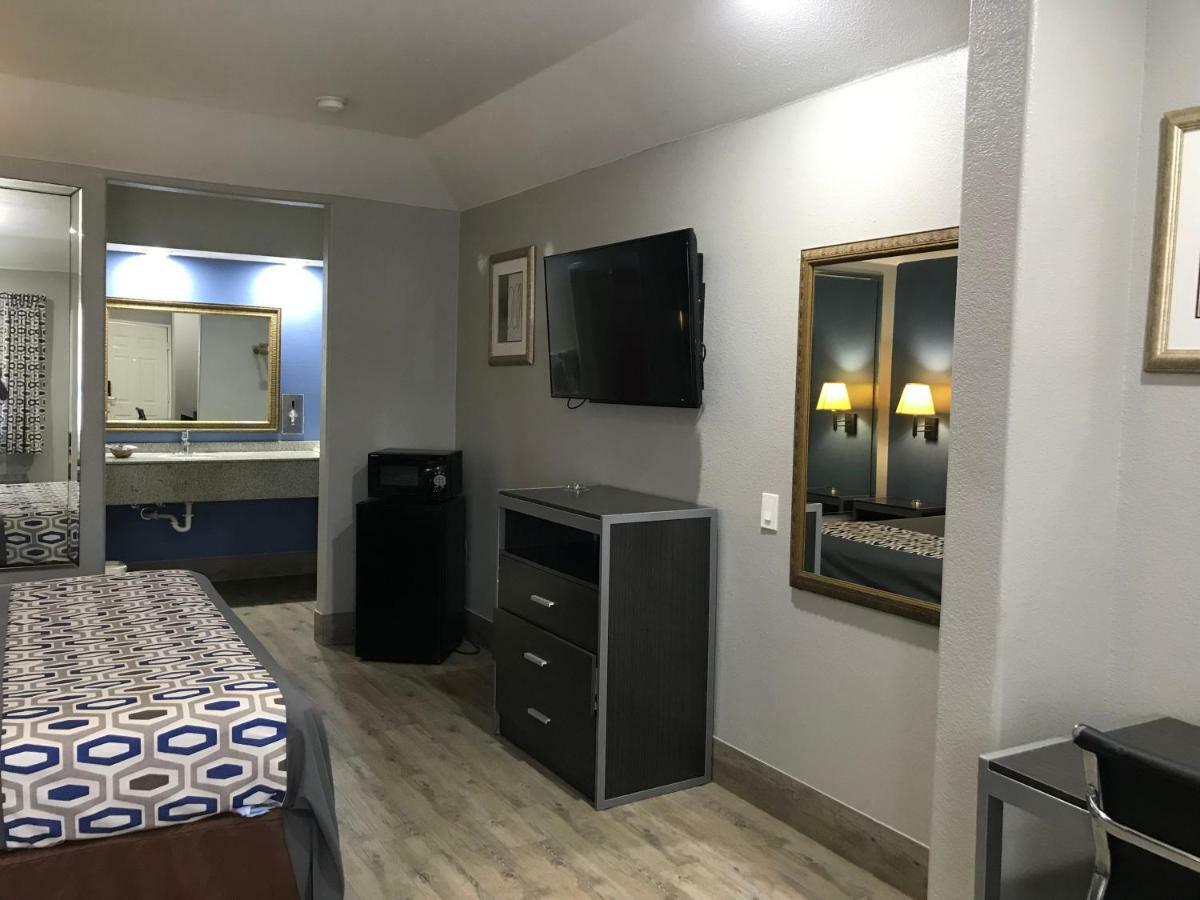 Camelot Inn And Suites Aldine Dış mekan fotoğraf