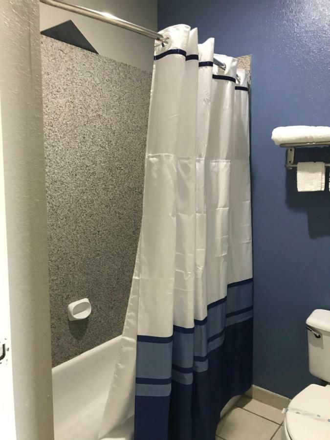 Camelot Inn And Suites Aldine Dış mekan fotoğraf
